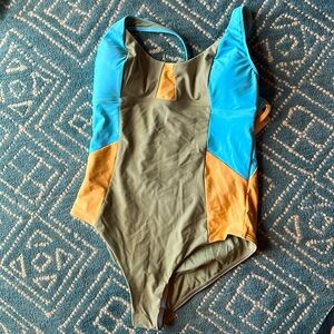 NEW Prana Tulum One Piece Swimsuit Size Medium Sweet Agave Color Block Swim suit